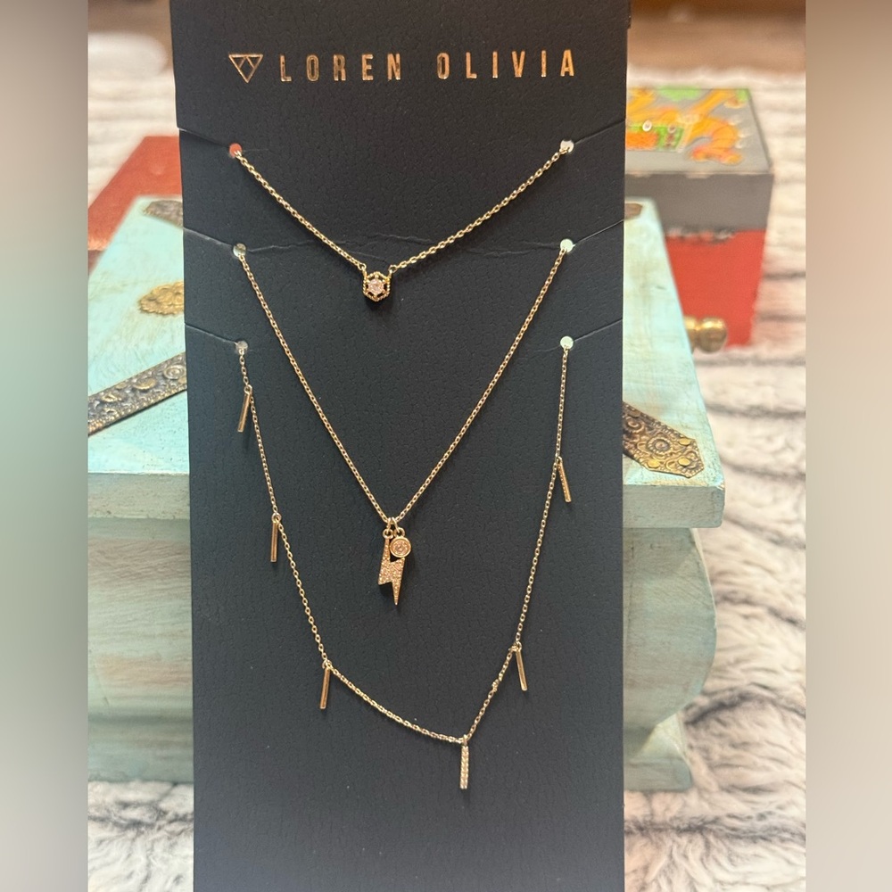🌸 4 for $10 NWT Loren Olivia Gold Layered Necklace Set